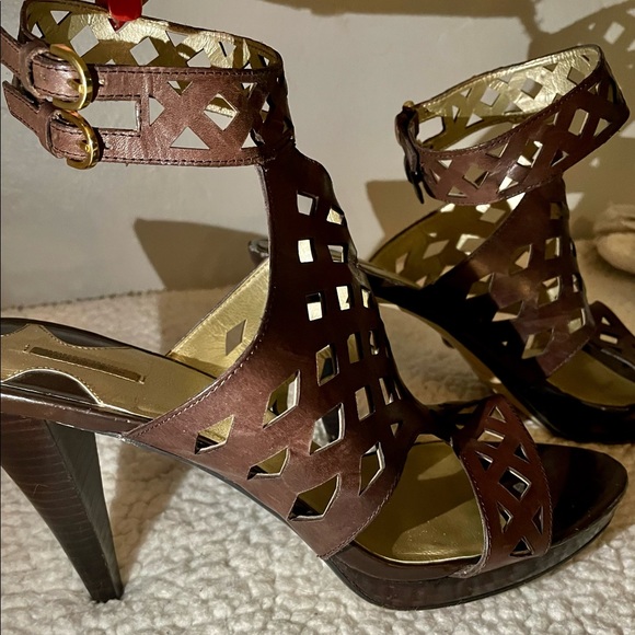 Max Studio Platform Sandals - Picture 3 of 8